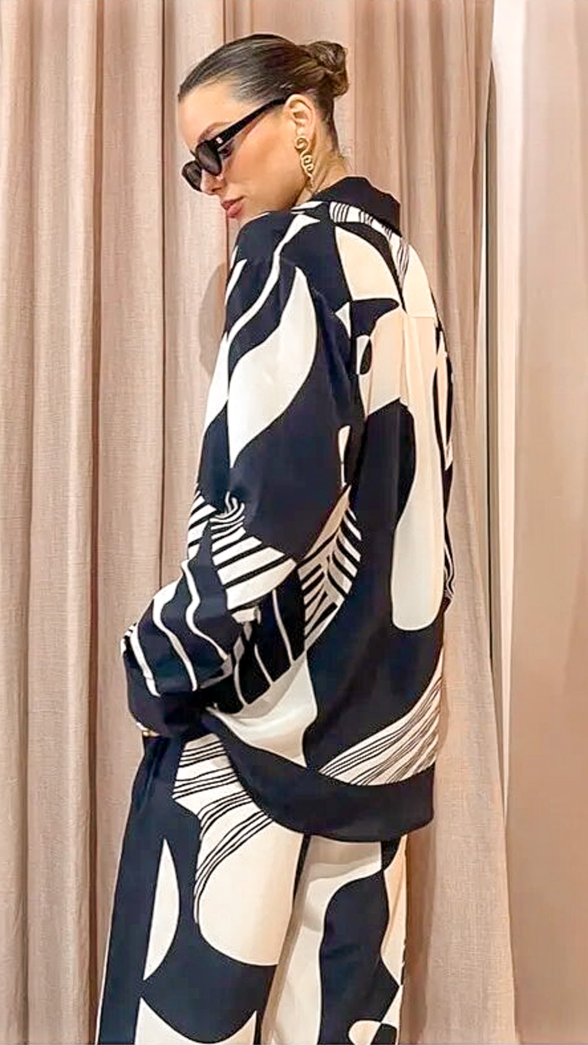Amara Graphic Print Blouse And Pants Set