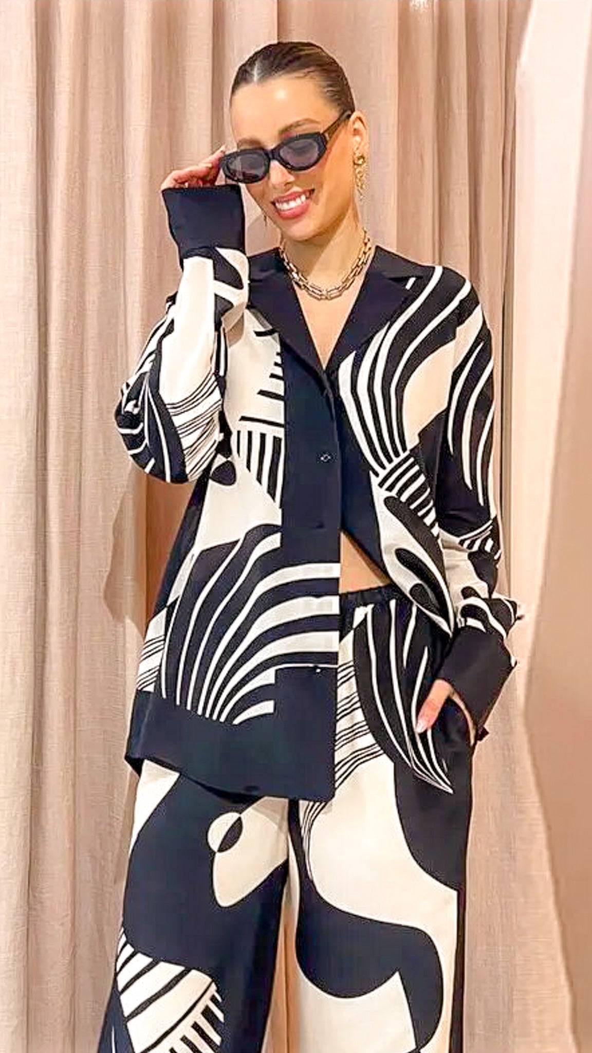 Amara Graphic Print Blouse And Pants Set