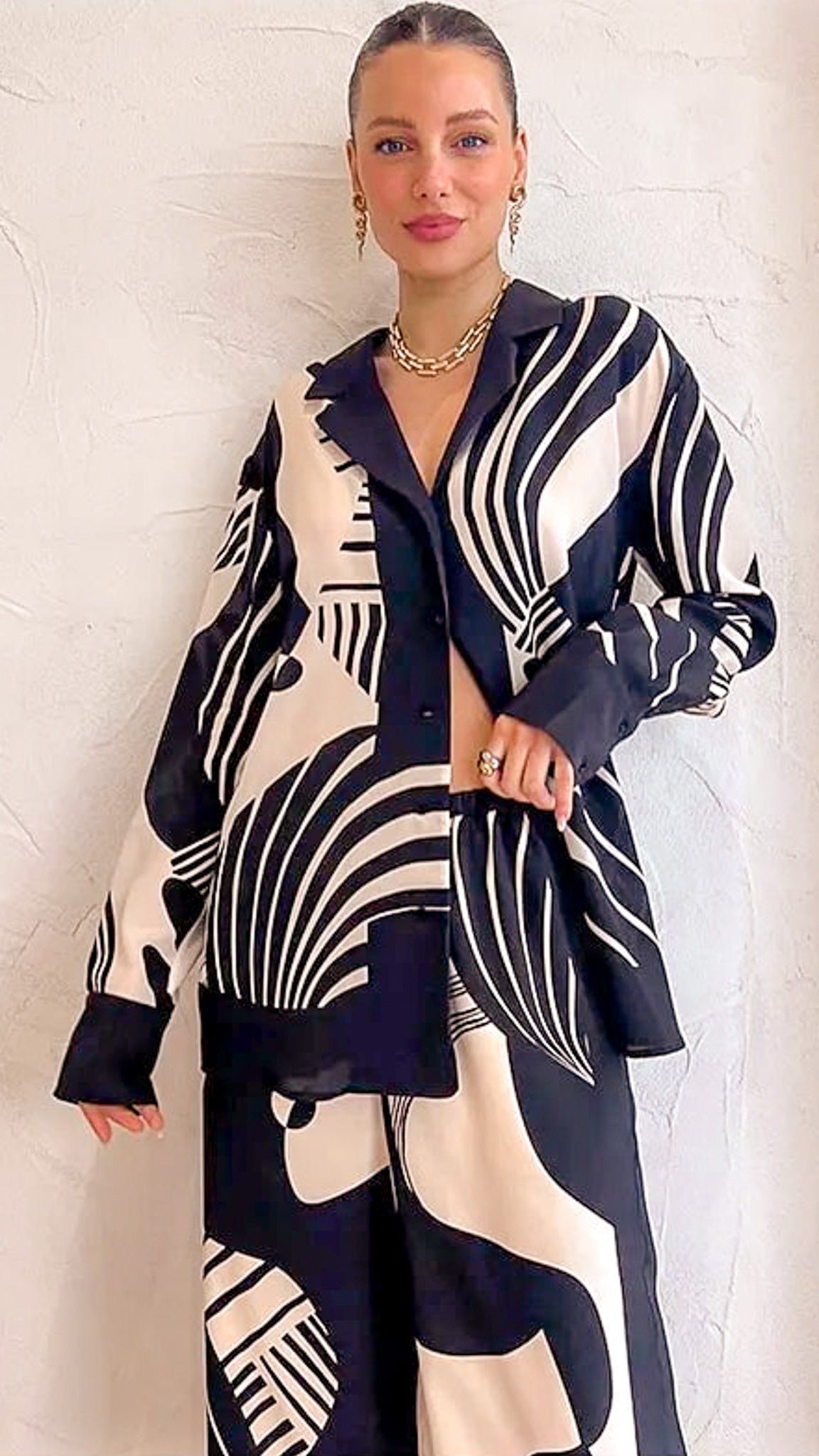Amara Graphic Print Blouse And Pants Set