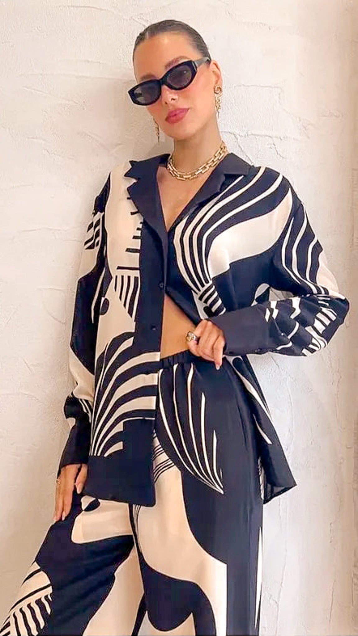 Amara Graphic Print Blouse And Pants Set