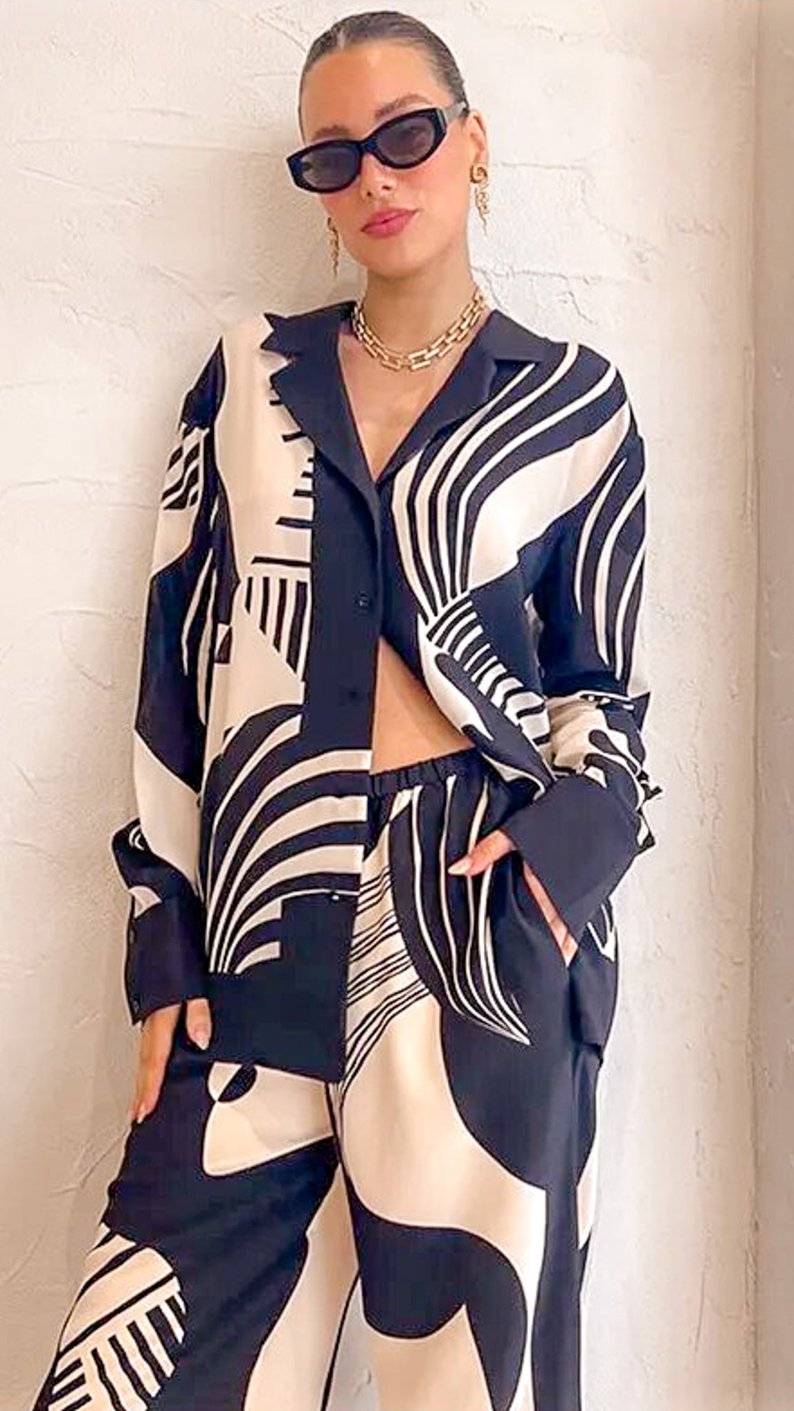 Amara Graphic Print Blouse And Pants Set
