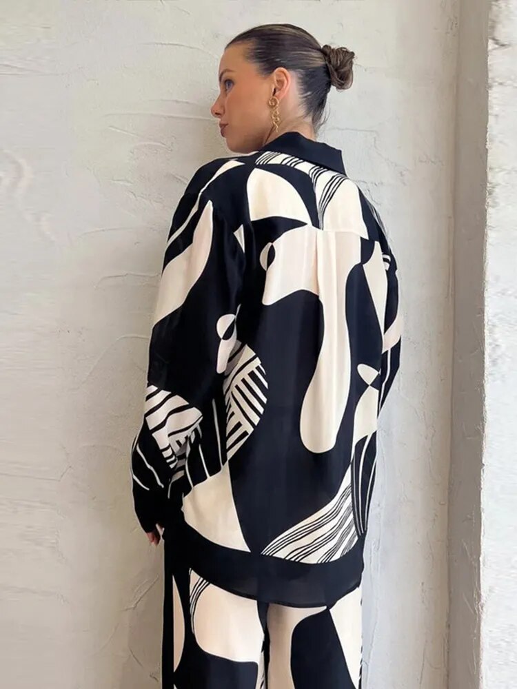 Amara Graphic Print Blouse And Pants Set