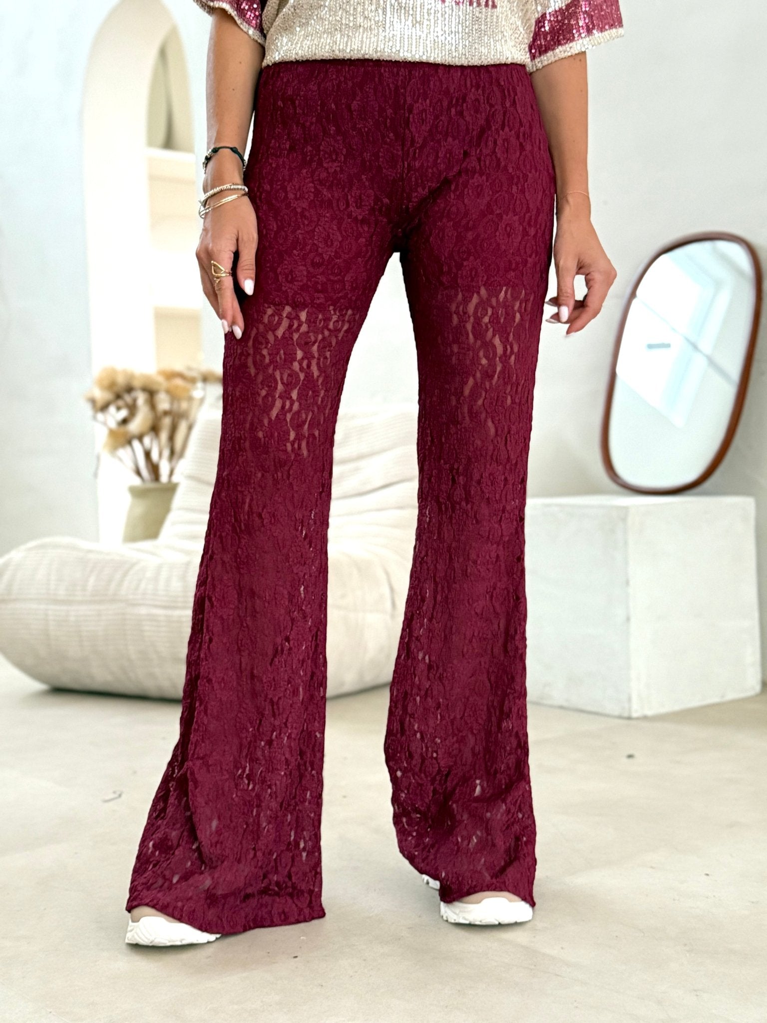 La pantalon Enissa bordeaux