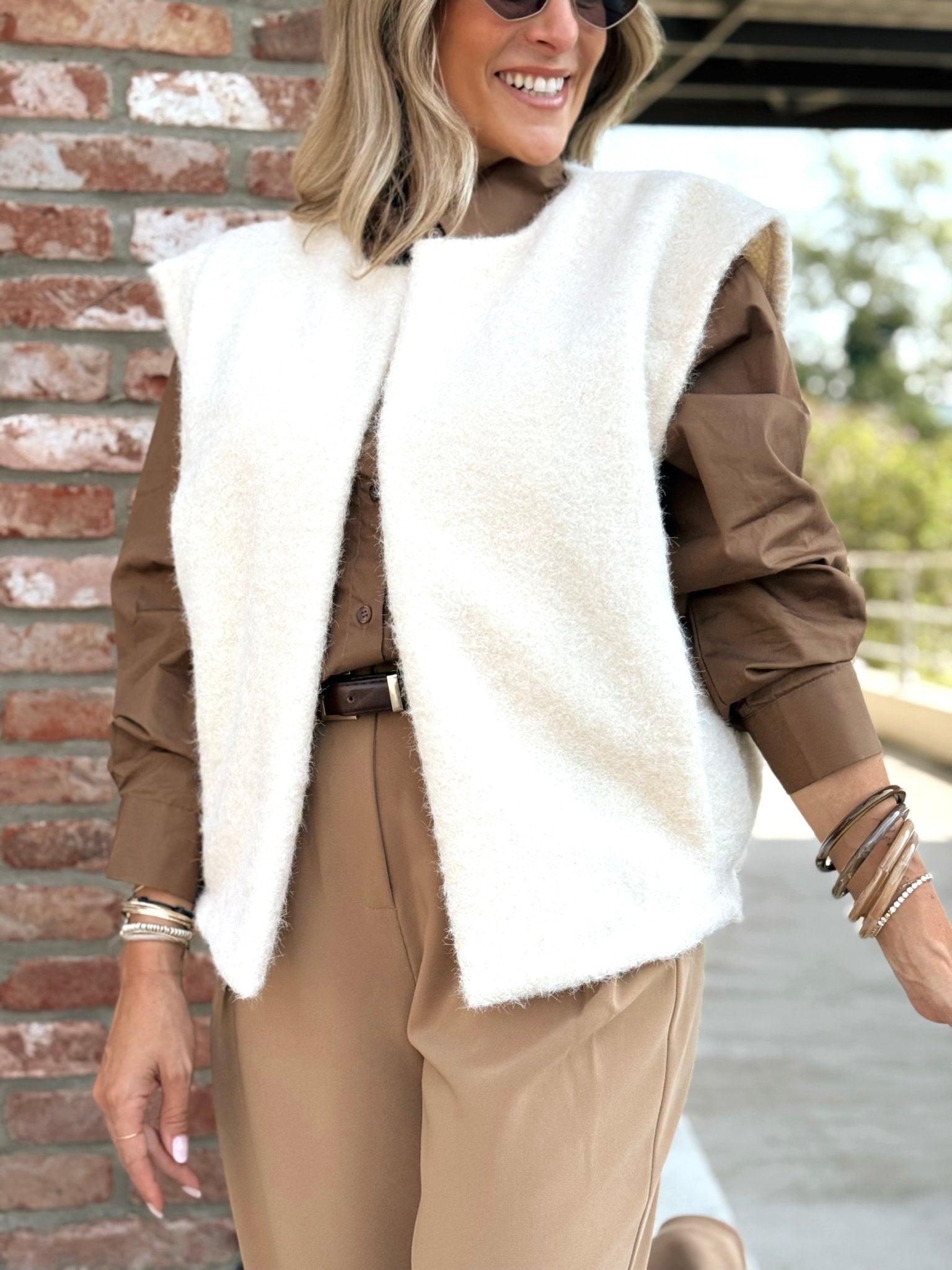 Le gilet sans manche clara blanc casse